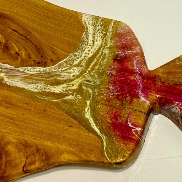 BRAND NEW Hand-carved Wooden Resin Charcuterie Board - Picture 4 of 12